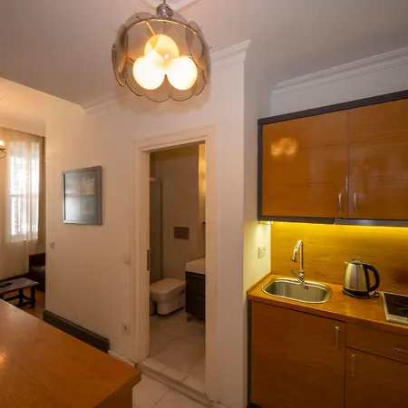 Pera Line Cihangir Hotel 3*