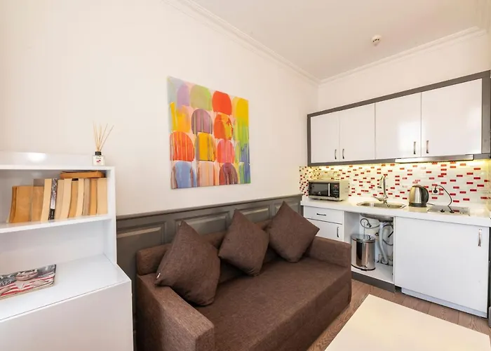 Pera Line Cihangir Hotel 3*